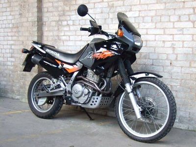 http://www.bikerwiki.ru/images/thumb/b/bb/Honda-dominator-650-06.jpg/400px-Honda-dominator-650-06.jpg