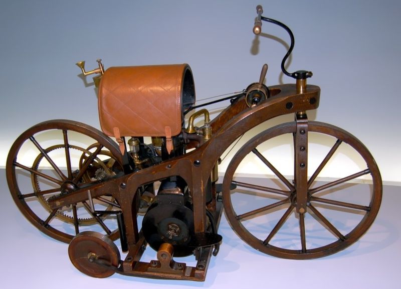Файл:Daimler First Motorcycle.jpg