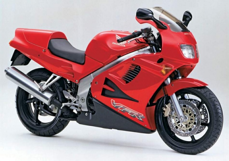 Файл:800px-Vfr-750f-r 1995 1.jpg