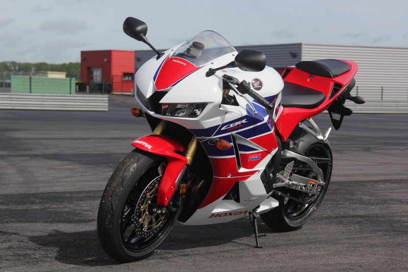Файл:800px-HONDA CBR 600 RR IMG 7826.jpg