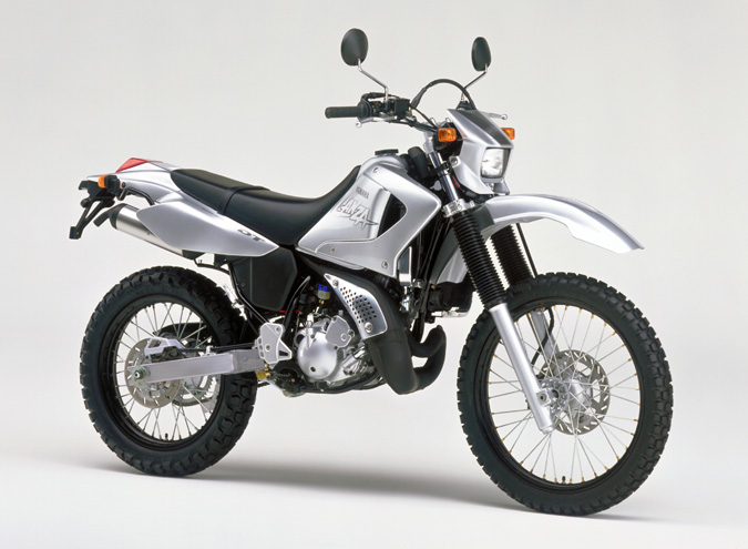 Файл:1998 DT230 LANZA.jpg