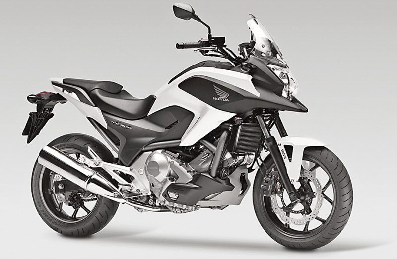 Файл:800px-Honda nc700x Rubei roma.jpg