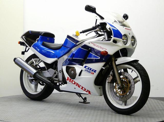 Файл:CBR 250 RJ MC19 Japanese Market 88 3.jpg