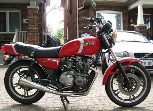 Файл:1982-Yamaha-XJ550-Seca 1-e1431507819813.jpg