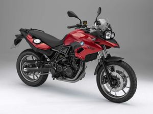 2013-bmw-f700gs-01.jpg