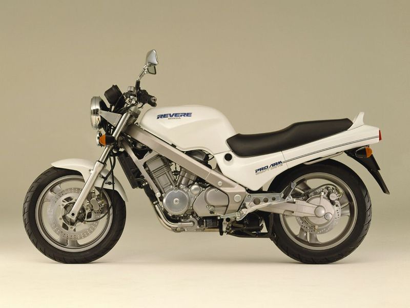 Файл:Ntv-650-j 1988 1.jpg