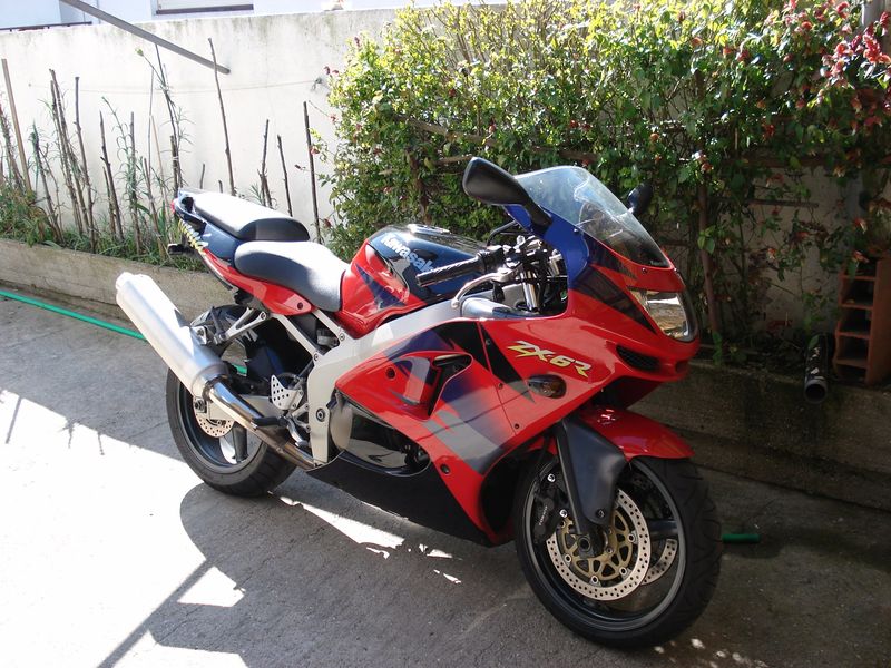 Файл:1998 zx6r.jpg