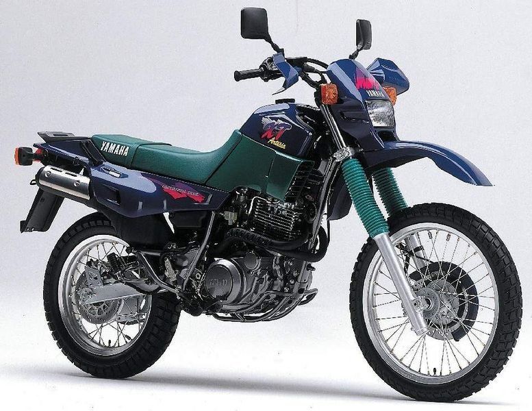 Файл:Yamaha XT400 92.jpg