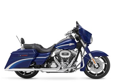 2010-Harley-Davidson-CVOSreetGlide-FLHXSEb.jpg