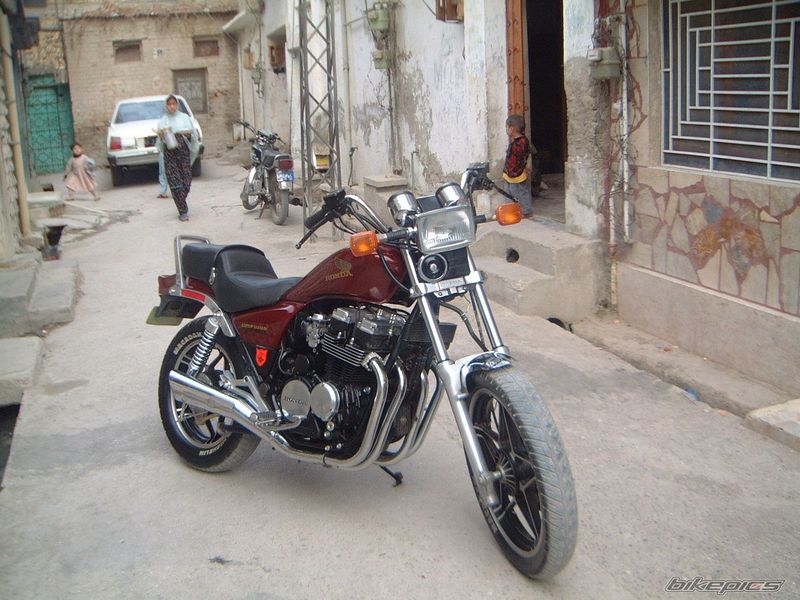 Файл:Honda CBX 400 Custom .jpg