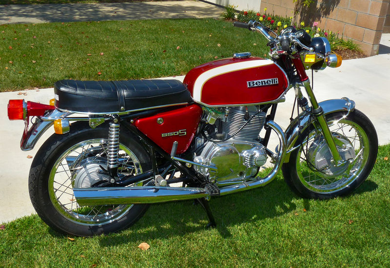 Файл:Benelli Tornado 650S 1972dx.jpg