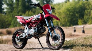 H-1080px TTR150-11.jpg