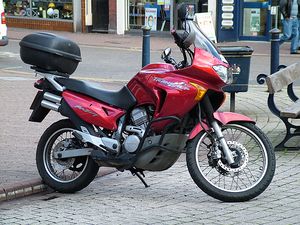 Honda-xl650v-transalp-05.jpg