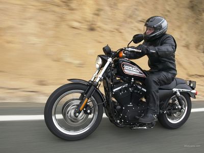 Harleydavidson-xl883r-sportster-883r-roadster-2012-13.jpg