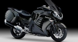 800px-KAWASAKI1400GTR-3098 1.jpg