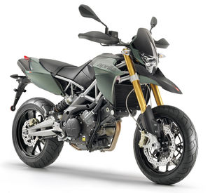 Aprilia-dorsoduro-750 1.jpg