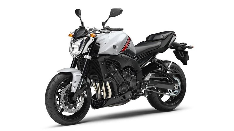 Файл:2013-Yamaha-FZ1-EU-Competition-White-Studio-007.jpg
