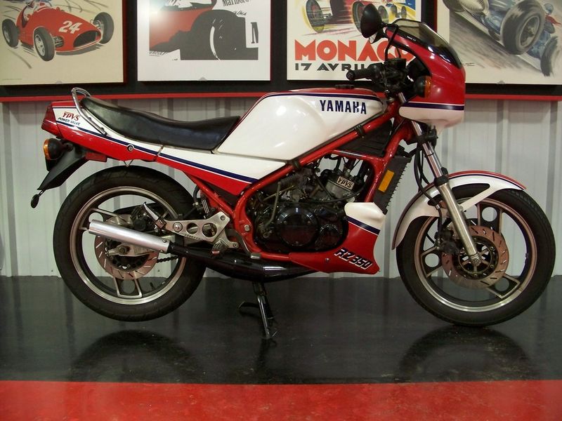 Файл:Yamaha-rz350.jpg