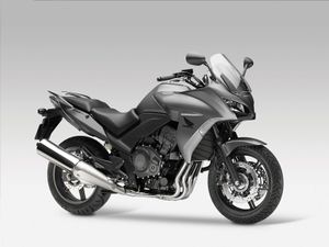 800px-HONDACBF1000A-4503 6.jpg
