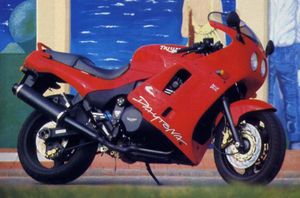 Triumph Daytona 1200 93 4.jpg
