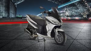 A-sxr50.jpg