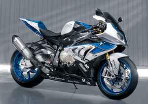1366898506 bmw-hp4.jpg