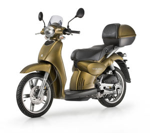 2009-Aprilia-Scarabeo1004Ta.jpg