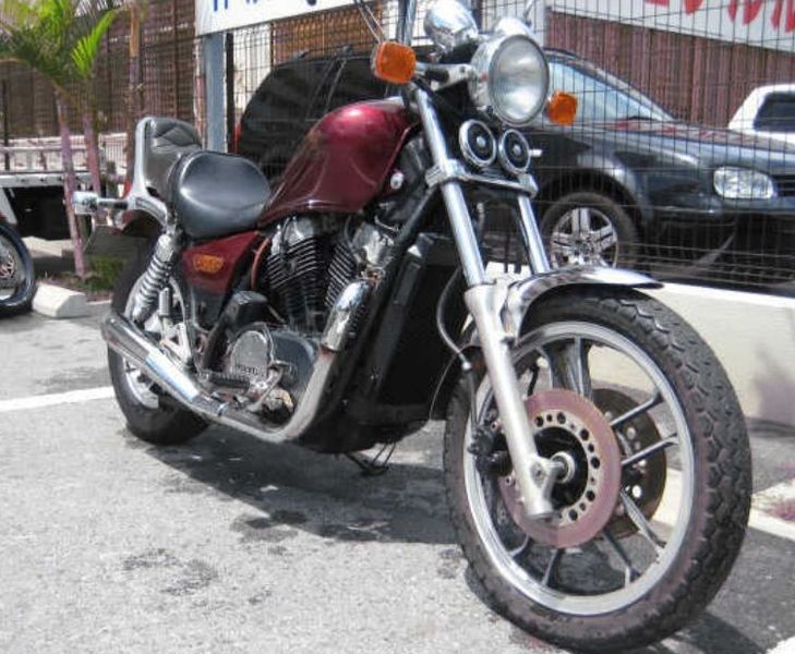 Файл:Honda NV 750 Custom 2.jpg