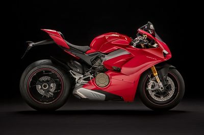 Panigalev4stitol.jpg