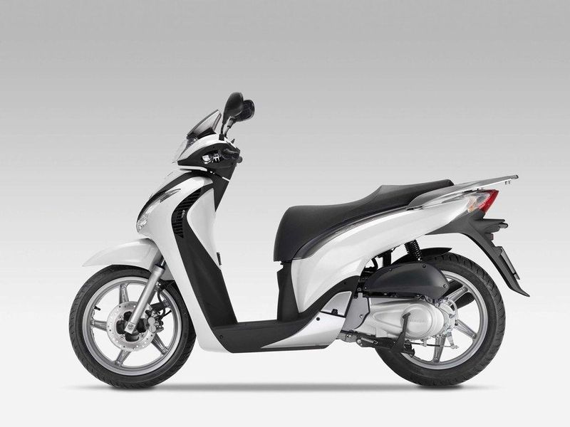 Файл:Honda-sh-125-1.jpg