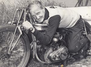 103961381 bert monro3.jpg