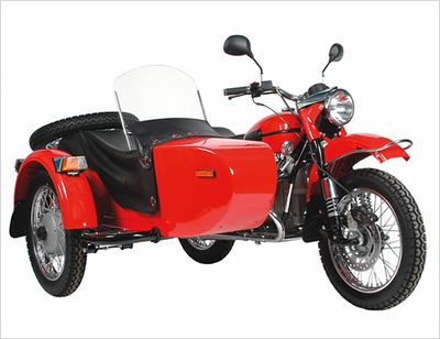 Tourist Red RightView2 520.jpg