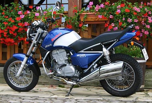 Jawa 650 style 4.jpg
