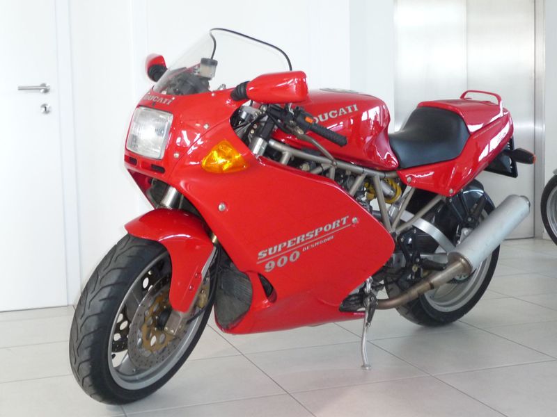 Файл:Ducati-900-ss-carenata-4.jpg