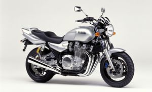 300px 2000 Yamaha XJR1300a